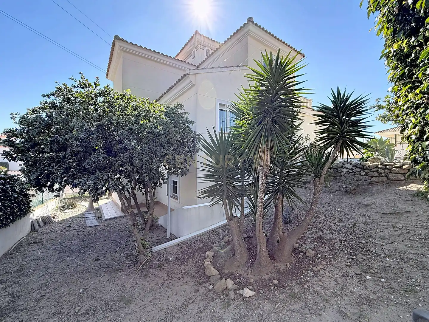 Vista exterior de Casa o xalet en venda en Orihuela amb Jardí privat, Traster i Piscina