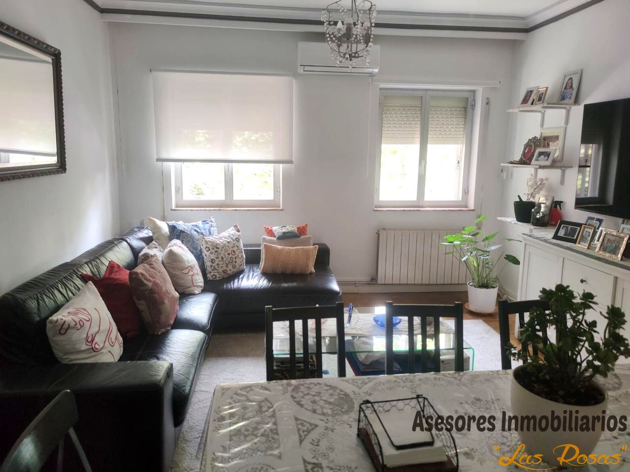 Living room of Flat for sale in  Madrid Capital  with Air Conditioner, Heating and Parquet flooring