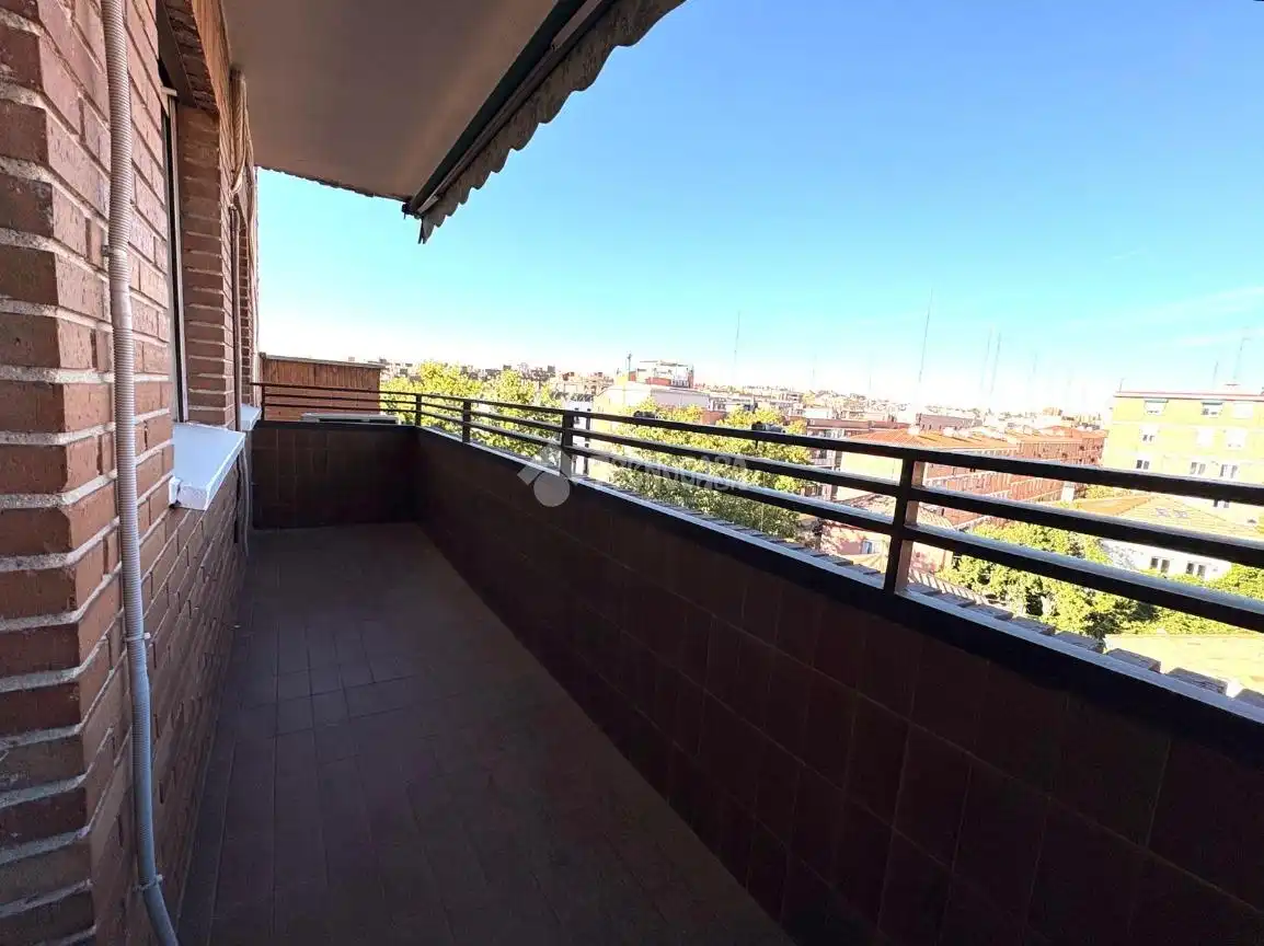 Terrassa de Pis en venda en Madrid amb Parquet i Balcó