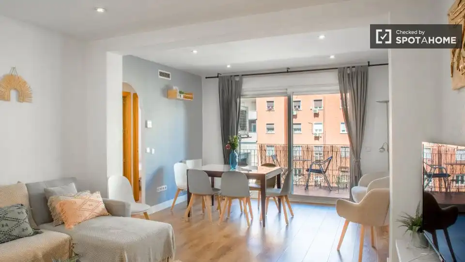 Living room of Flat for rent in Madrid  with Air Conditioner, Heating and Furnished
