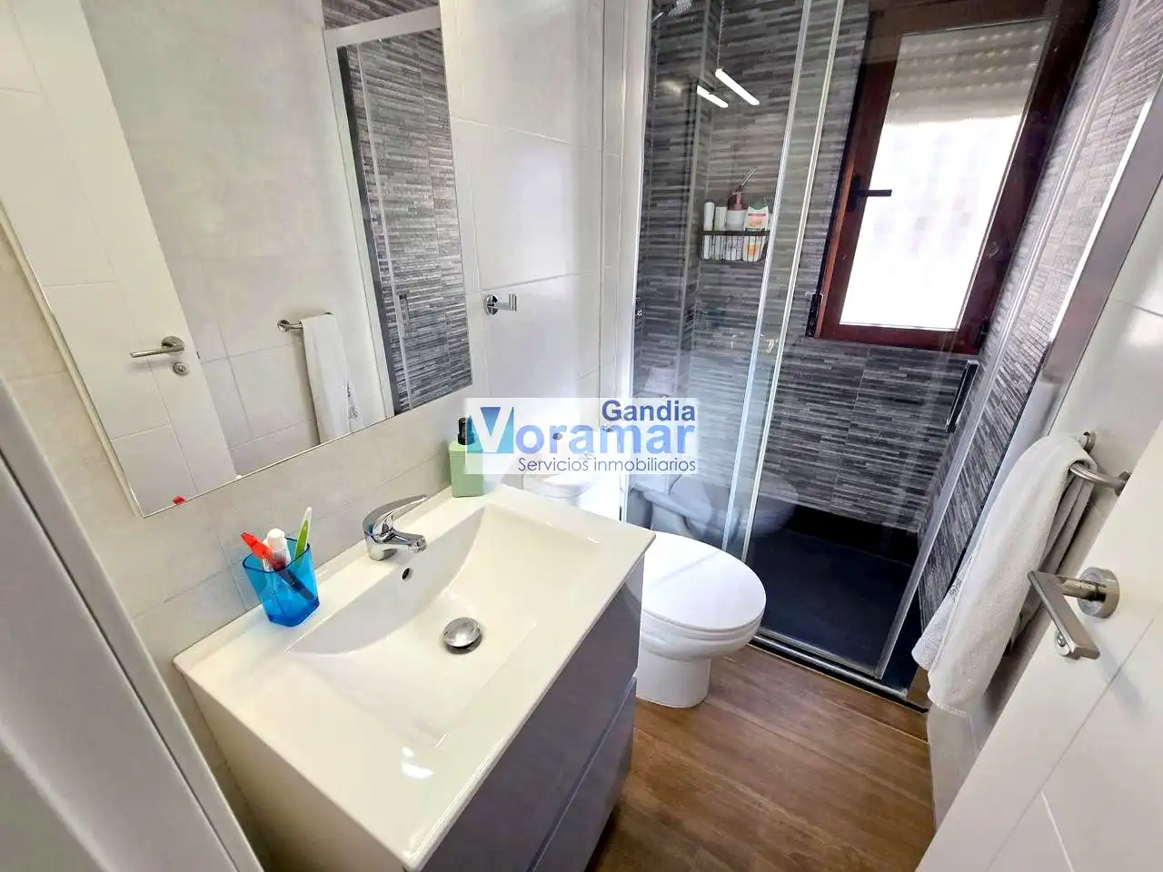 Baño de Apartamento de alquiler en Gandia con Aire acondicionado, Terraza y Amueblado