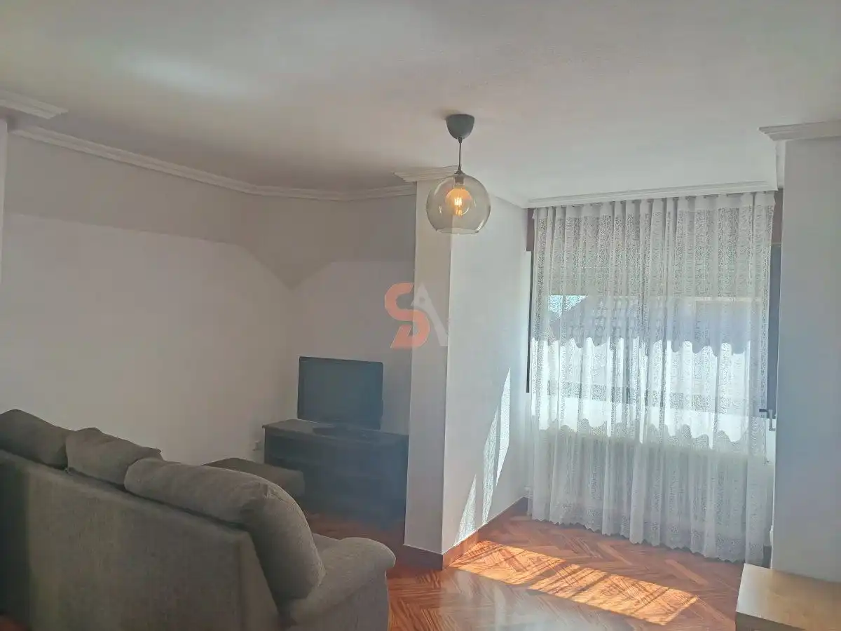 Living room of Flat for rent in Valladolid  with Heating, Terrace and Storage room