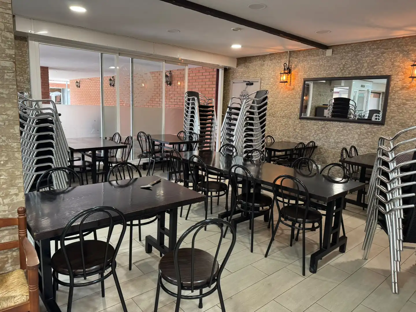 Local comercial en traspaso en de Teresa Pàmies i Bertran 6, imagen 4