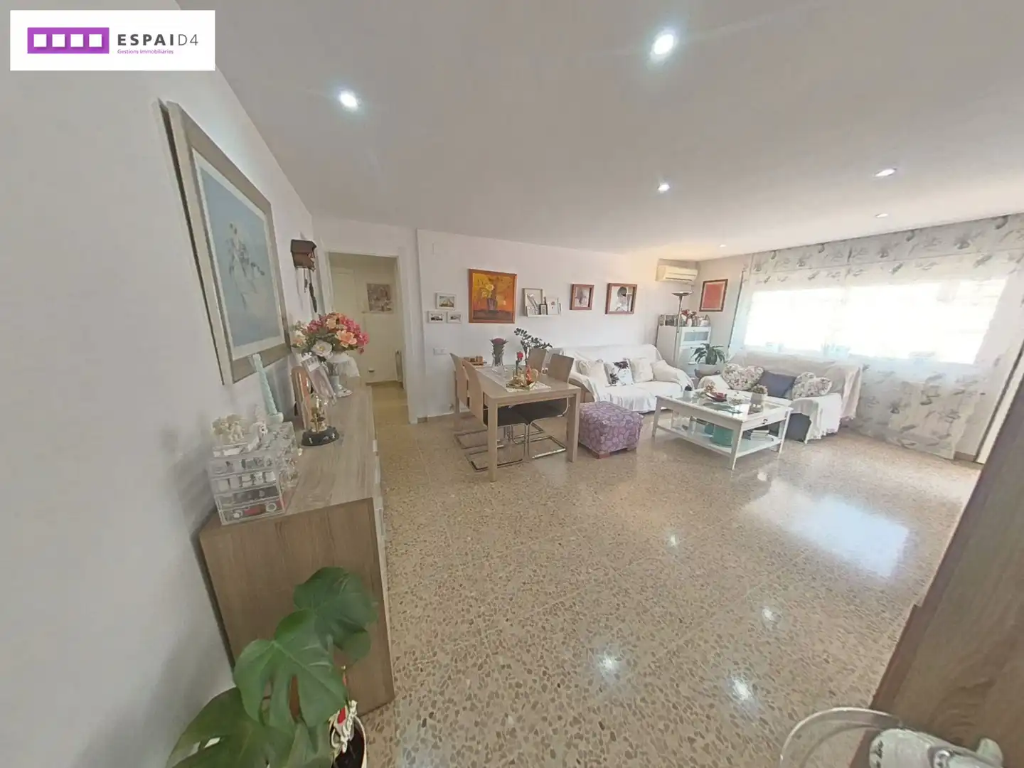 Sala de estar de Piso en venta en Ripollet con Aire acondicionado, Calefacción y Terraza