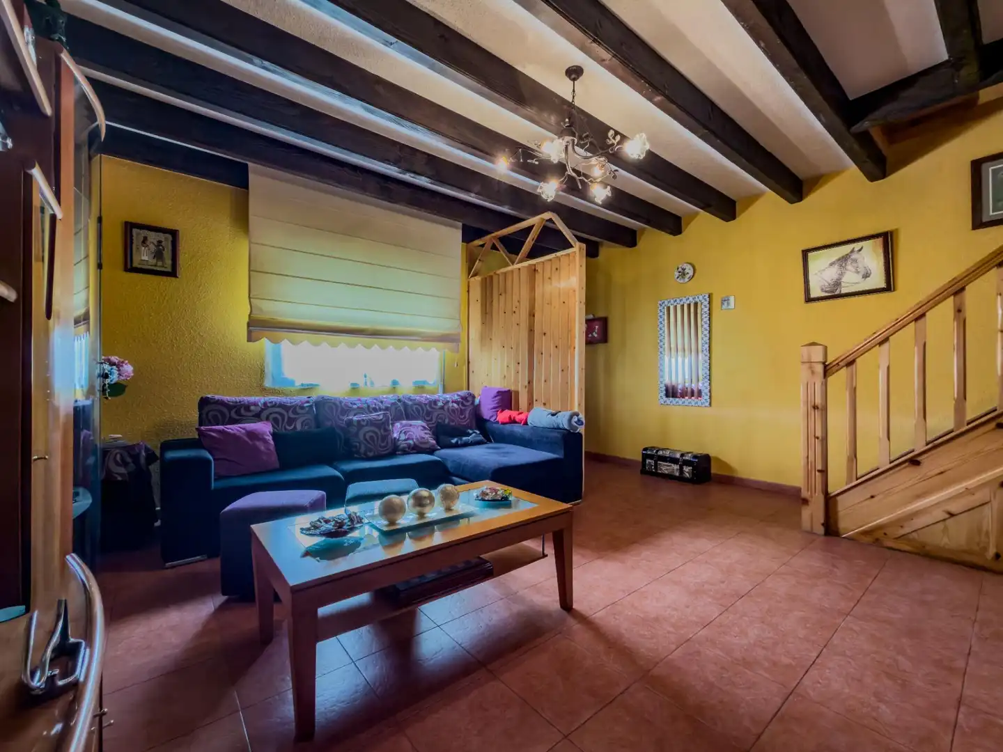 Sala d'estar de Casa adosada en venda en Villafufre amb Calefacció i Jardí privat