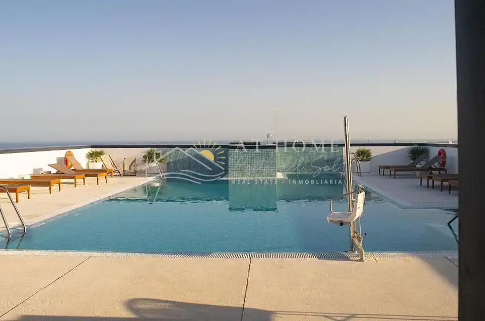 Piscina de Apartamento en venta en Málaga con Terraza, Piscina y Horno