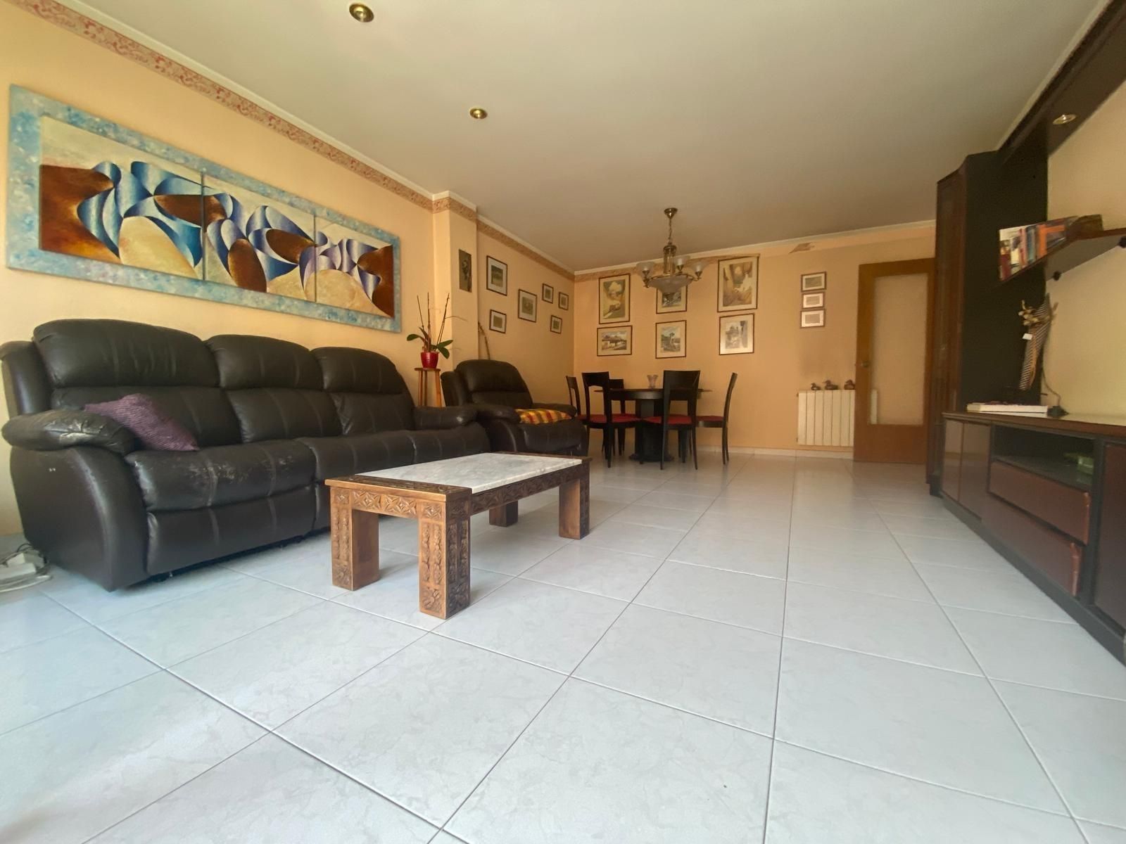 Sala d'estar de Dúplex en venda en Igualada amb Calefacció, Terrassa i Balcó