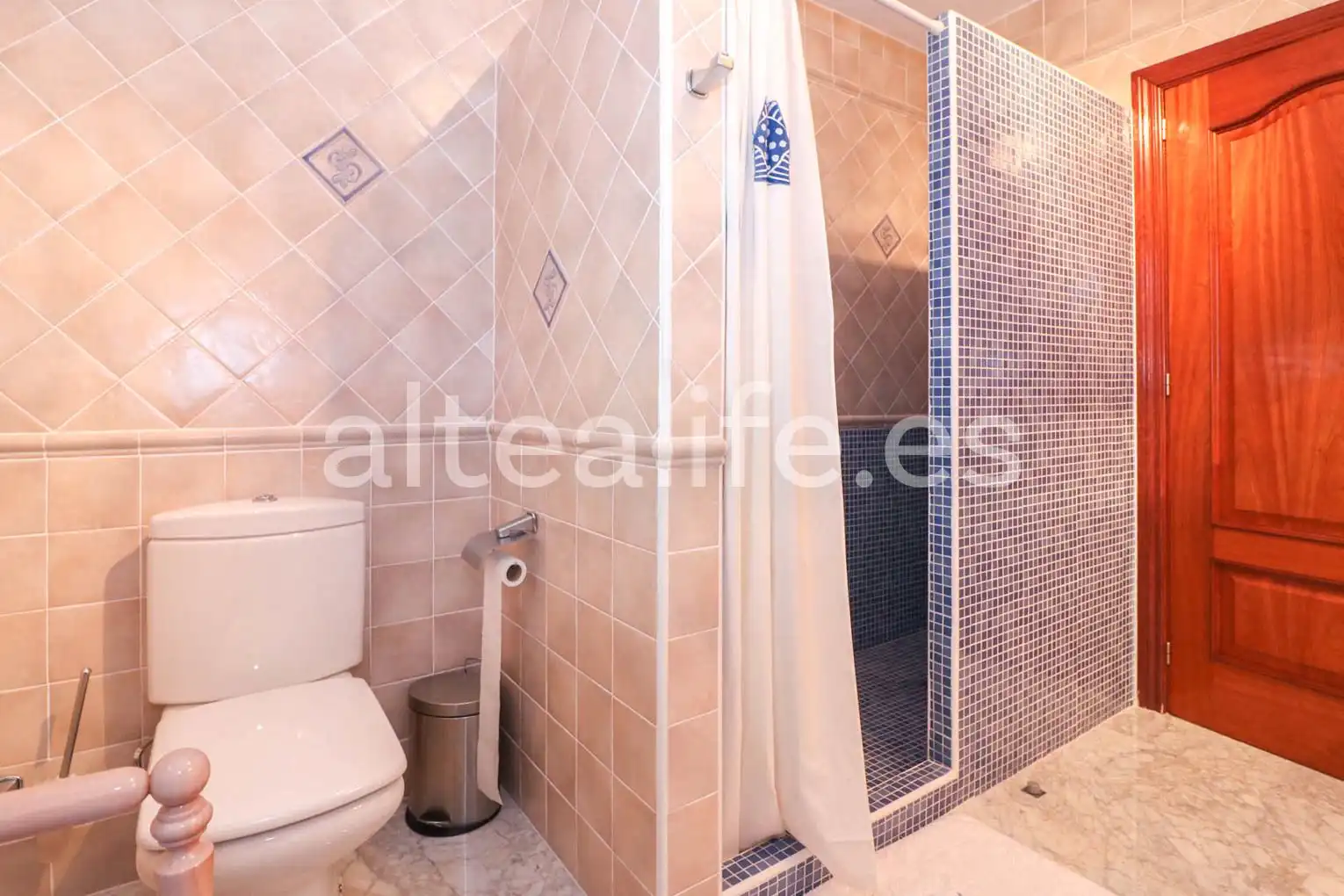 Baño de Casa o chalet en venta en La Nucia con Aire acondicionado, Calefacción y Jardín privado