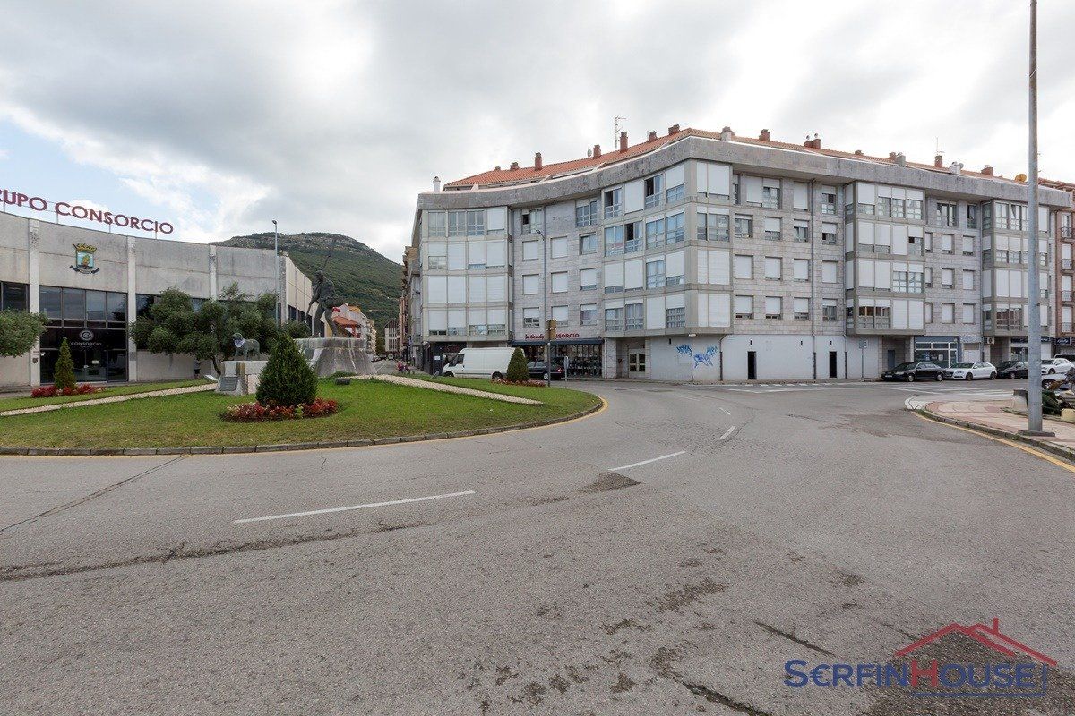 Aparcament de Local en venda en Santoña