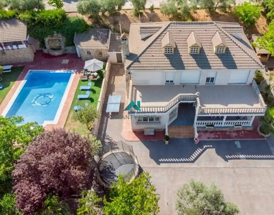 Vista exterior de Casa o xalet en venda en Los Villares amb Jardí privat, Terrassa i Piscina