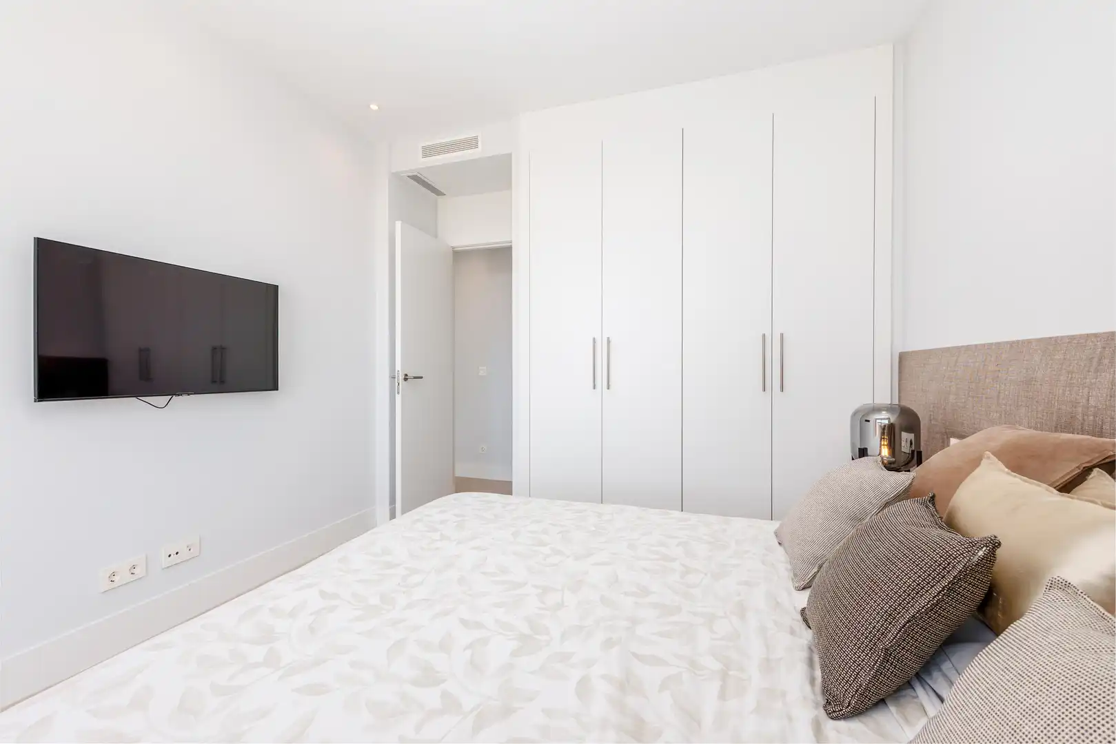 Habitación de Apartamento en venta en Benahavís con Aire acondicionado, Calefacción y Jardín privado