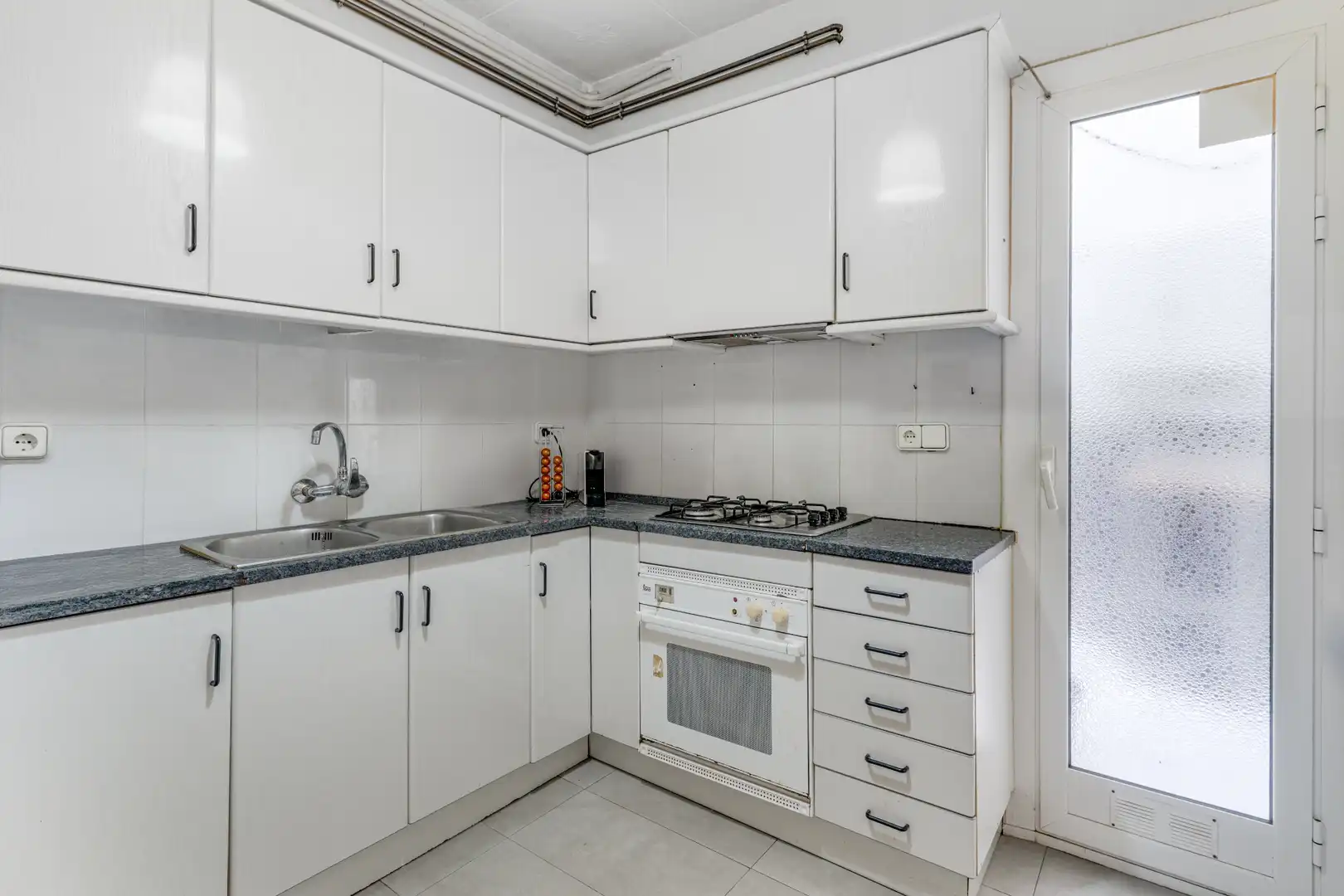 Cocina de Piso en venta en Barcelona con Terraza, Horno y Lavadora