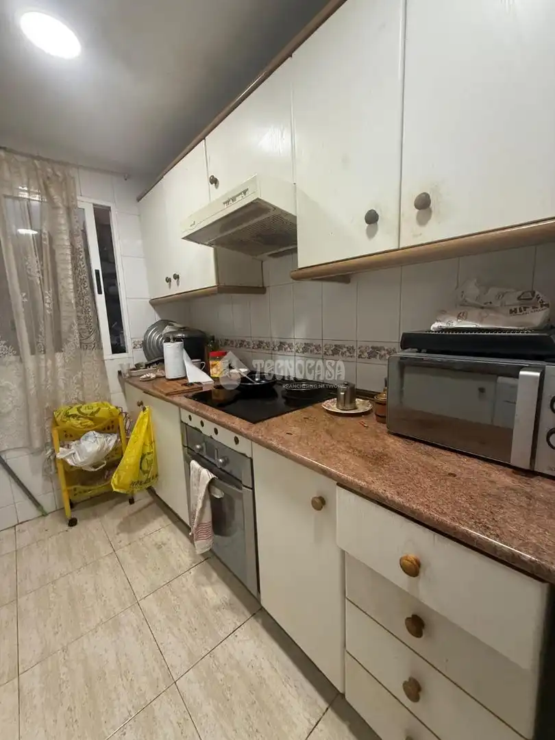 Cuina de Pis en venda en Alicante / Alacant amb Terrassa i Balcó