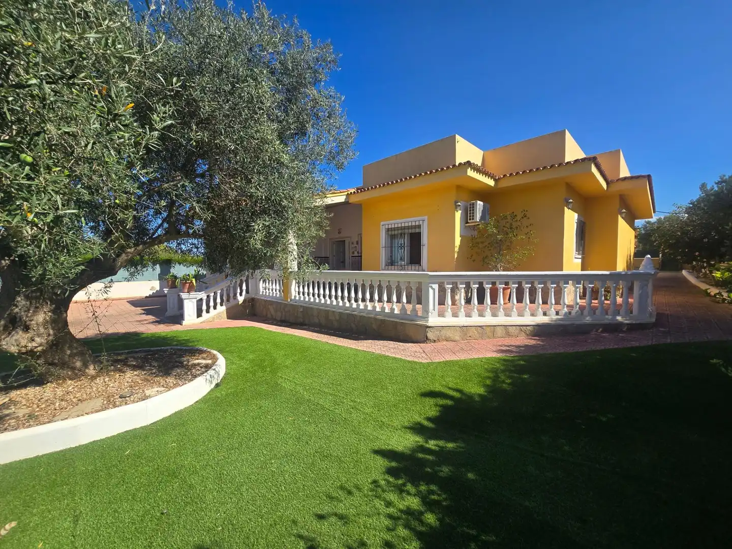 Vista exterior de Casa o xalet en venda en Llucmajor amb Aire condicionat, Jardí privat i Traster