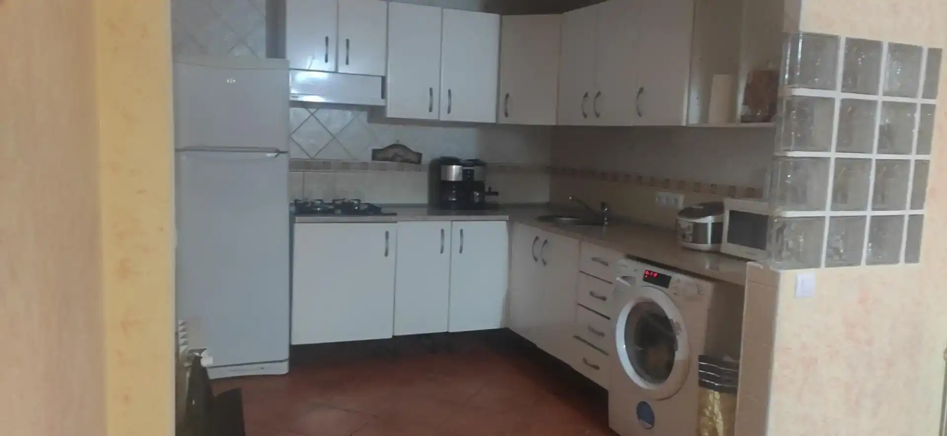 Cuina de Casa adosada en venda en Frumales amb Moblat, Rentadora i Microones