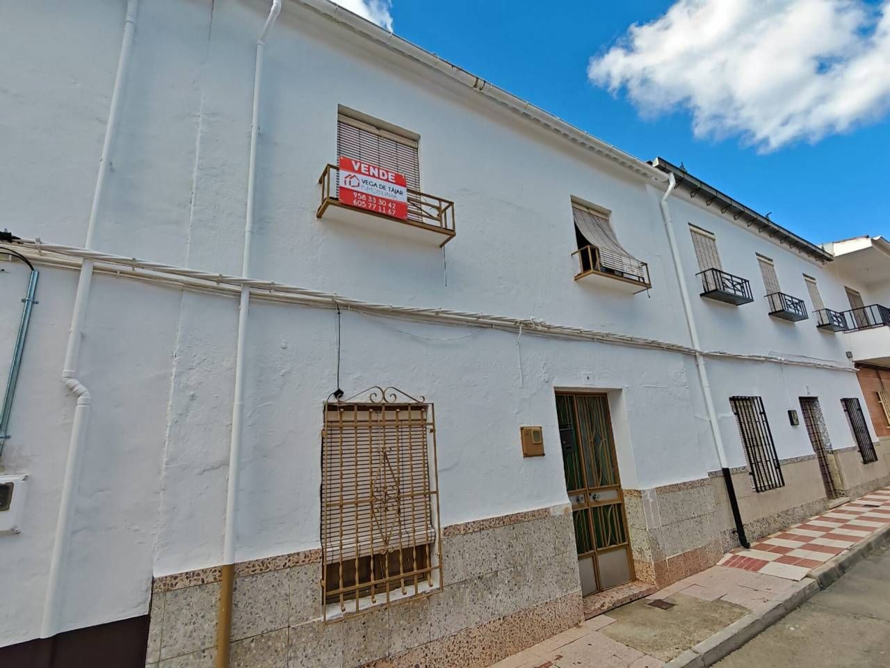 Vista exterior de Casa o xalet en venda en Huétor Tájar amb Jardí privat