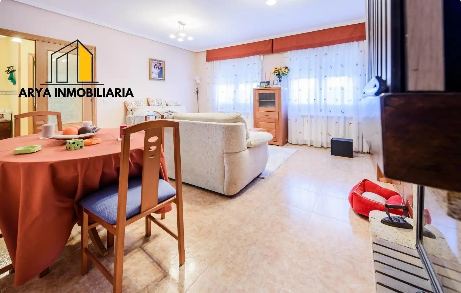 Sala de estar de Casa o chalet en venta en Horche con Aire acondicionado, Calefacción y Jardín privado