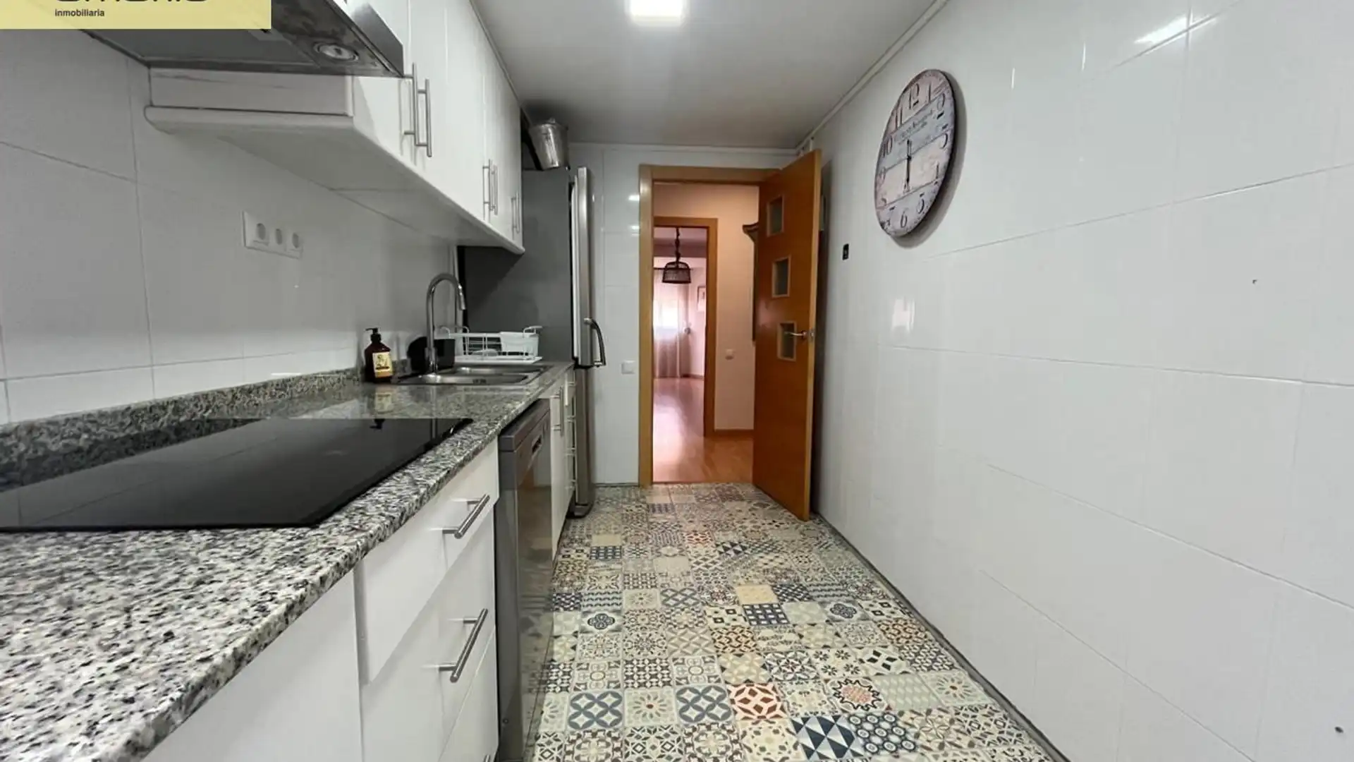 Cocina de Piso de alquiler en  Valencia Capital con Aire acondicionado y Balcón
