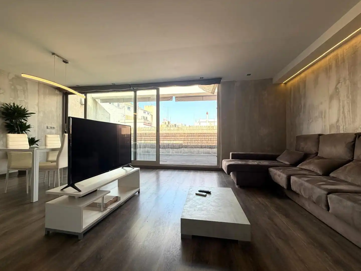 Sala de estar de Ático en venta en Elche / Elx con Aire acondicionado, Terraza y Amueblado