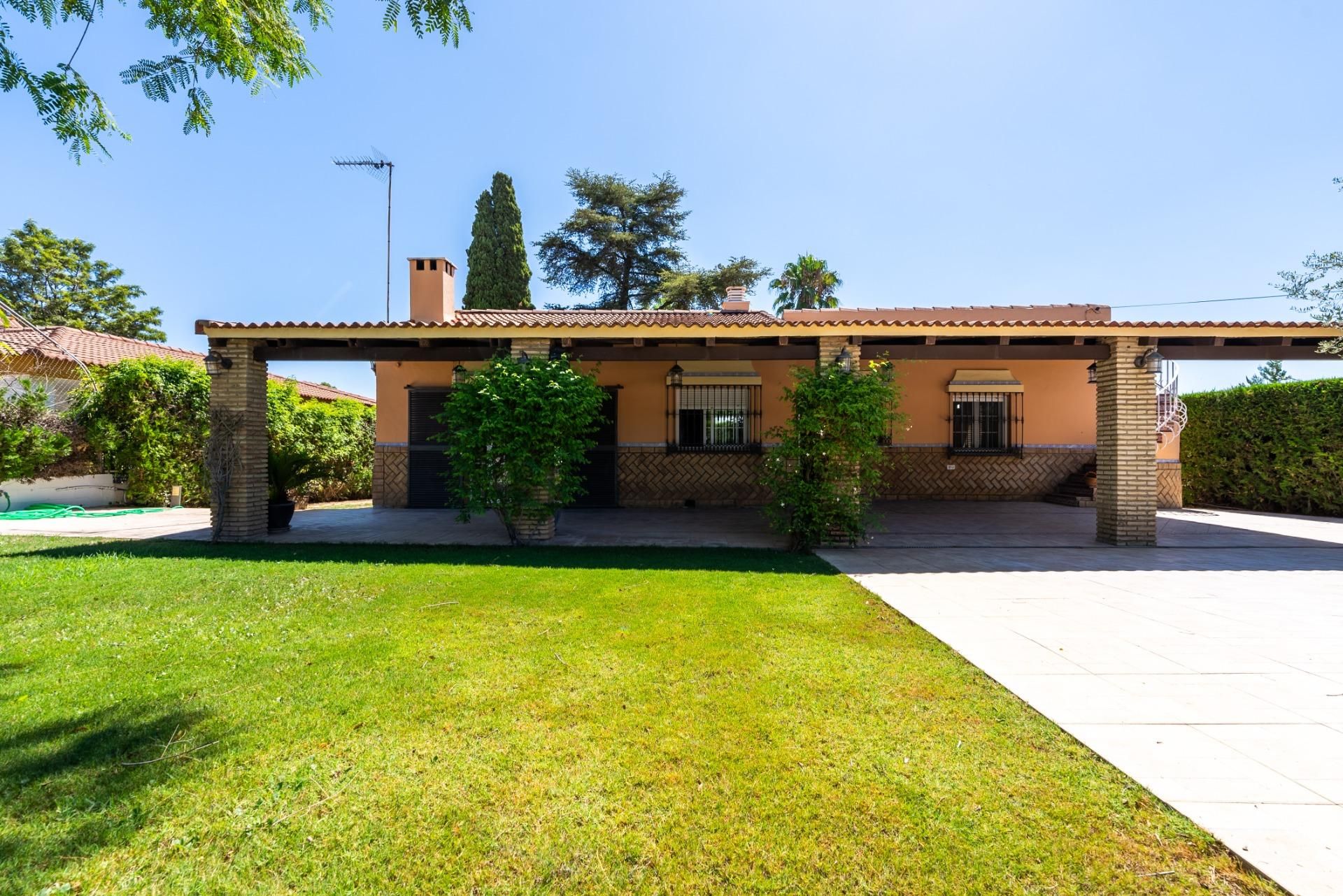 Garden of House or chalet for sale in Palomares del Río  with Air Conditioner, Private garden and Terrace