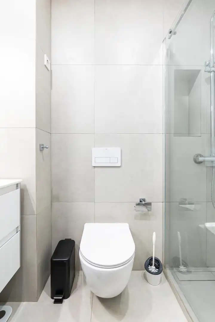 Baño de Apartamento de alquiler en Torrevieja con Aire acondicionado, Calefacción y Terraza