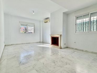 Casa amb piscina en venda a Colegio Europa