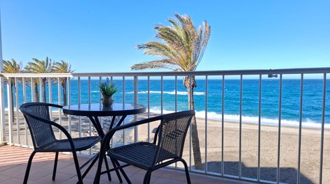 PISO EN PRIMERA LÍNEA DE PLAYA