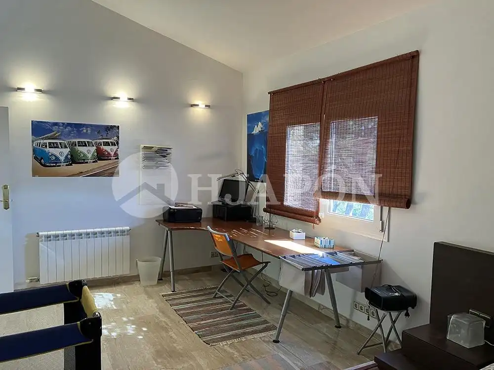 Sala d'estar de Casa o xalet en venda en Badalona amb Calefacció, Jardí privat i Traster