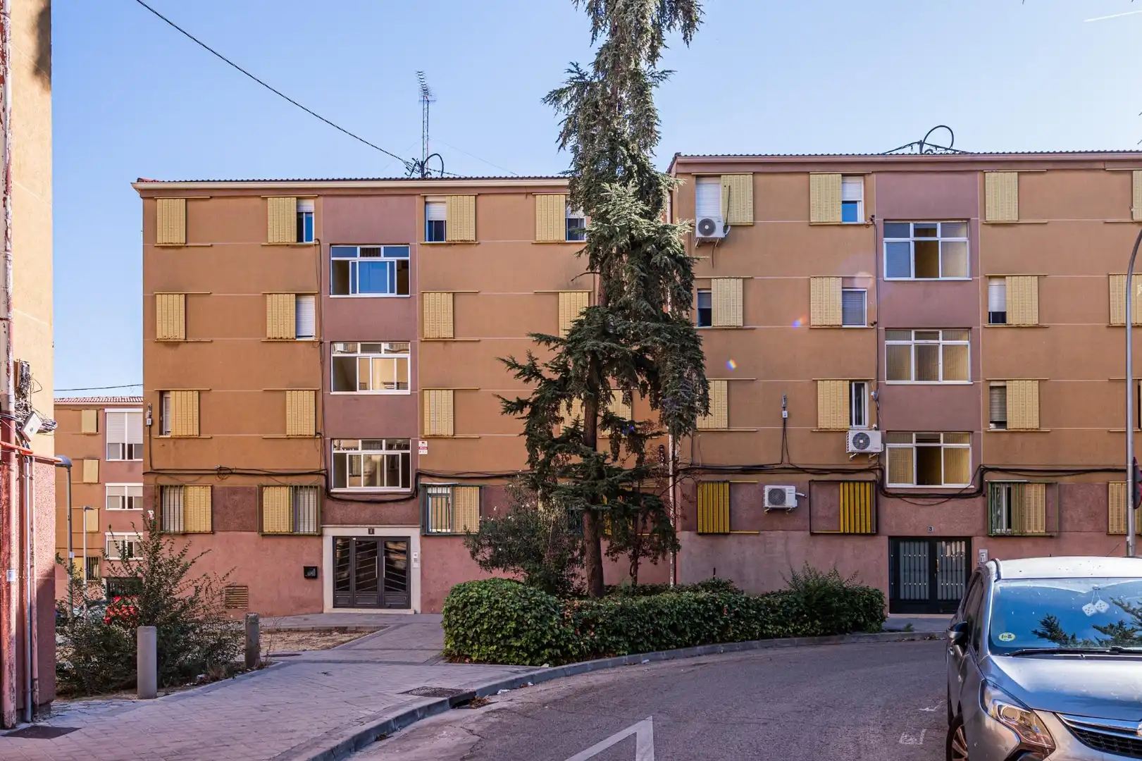 Vista exterior de Piso en venta en Madrid con Trastero