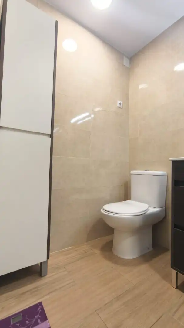 Bany de Pis de lloguer en Avilés amb Calefacció, Parquet i Moblat