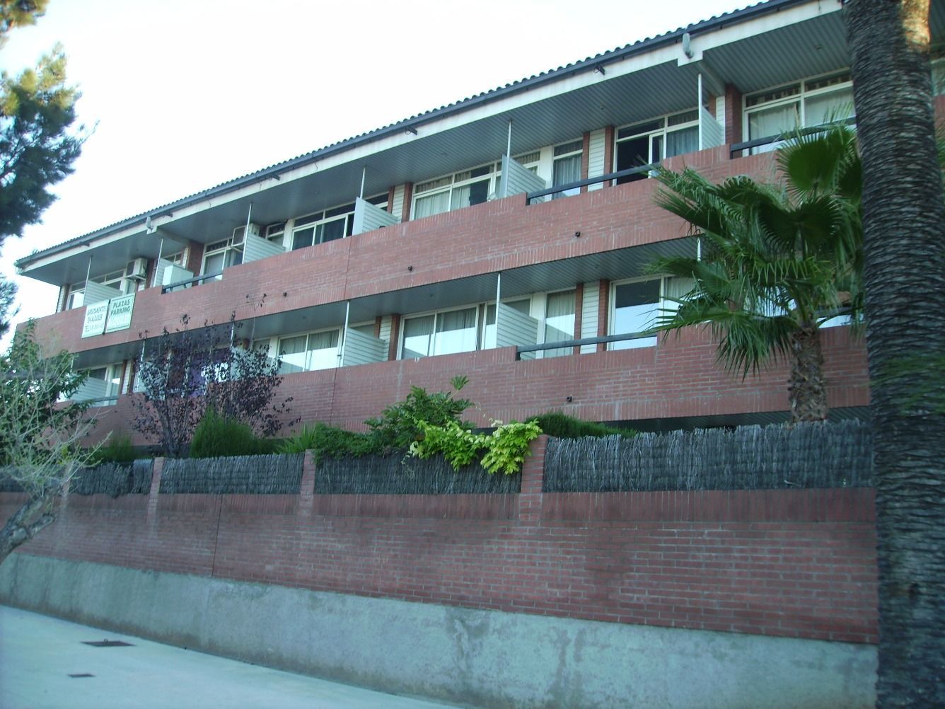 Vista exterior de Dúplex de alquiler en Sant Joan Despí con Calefacción, Amueblado y Horno