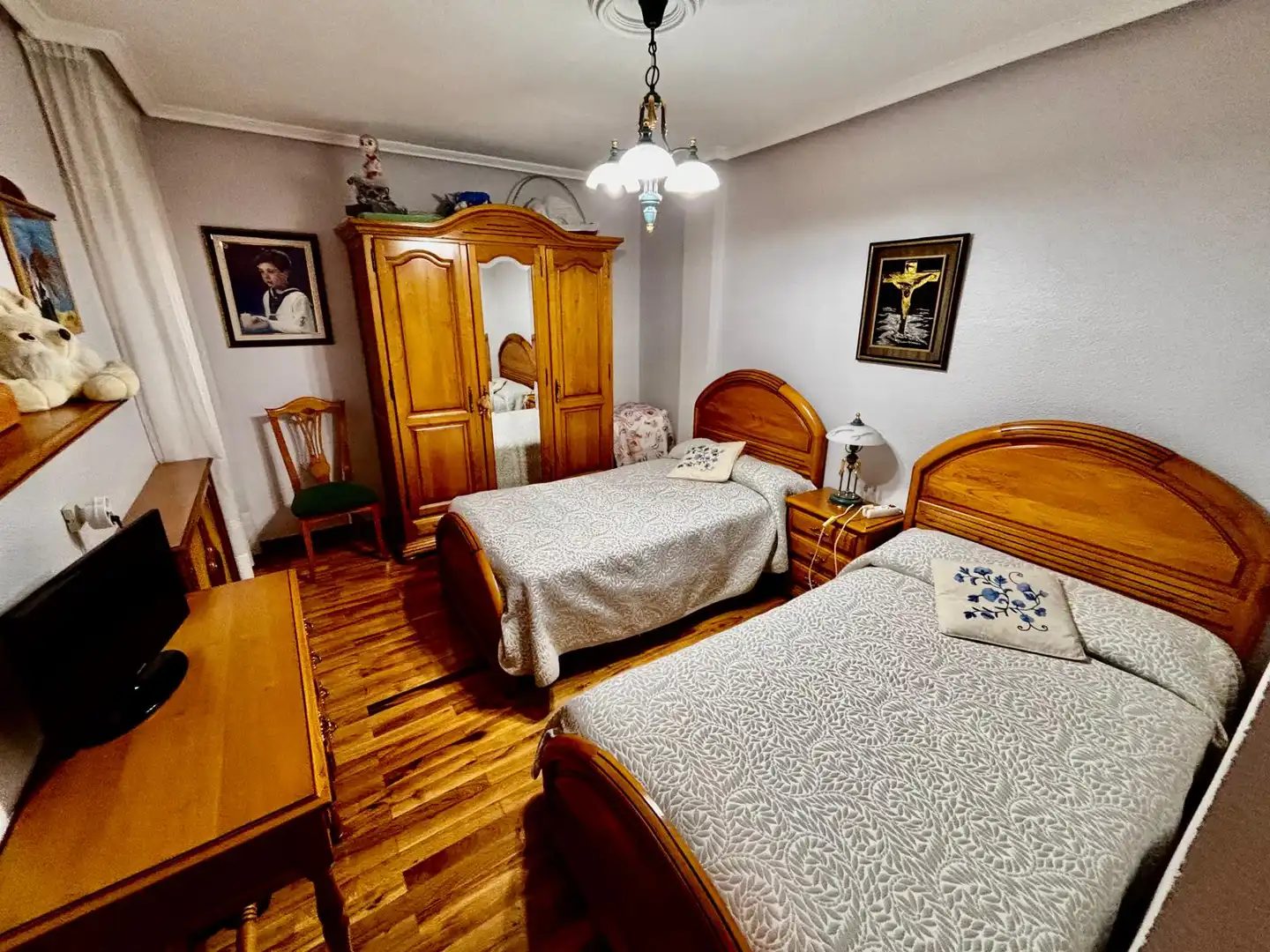 Dormitori de Pis en venda en La Bañeza  amb Calefacció, Parquet i Terrassa