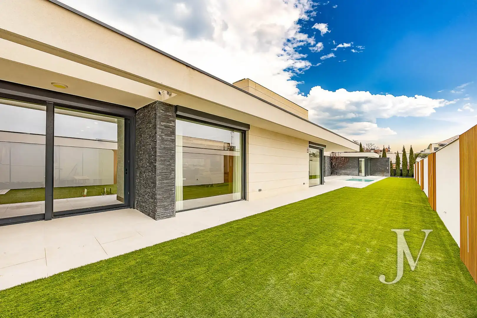 Vista exterior de Casa o chalet en venta en Boadilla del Monte con Aire acondicionado, Calefacción y Jardín privado
