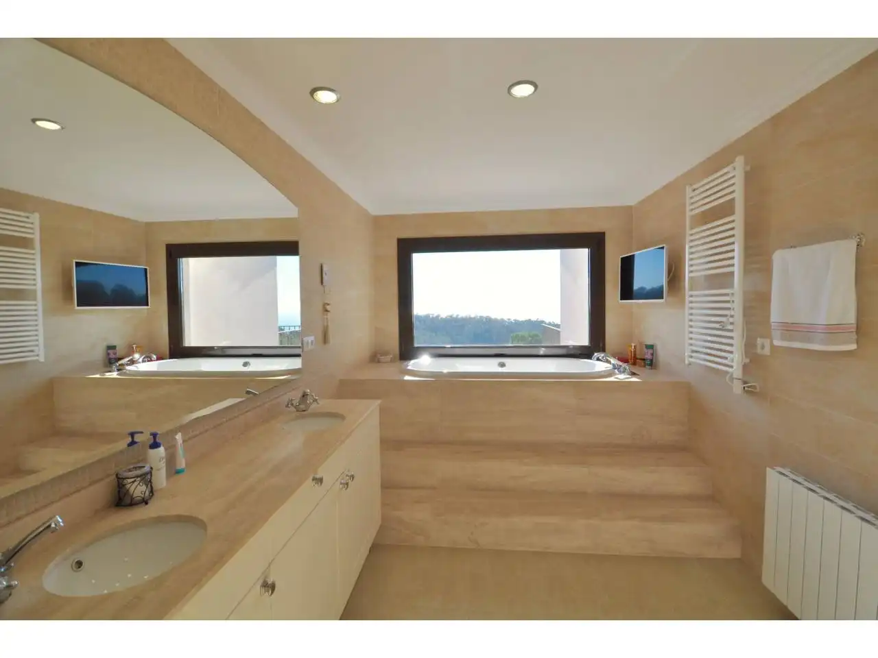 Bany de Casa o xalet en venda en Lloret de Mar amb Aire condicionat, Calefacció i Jardí privat