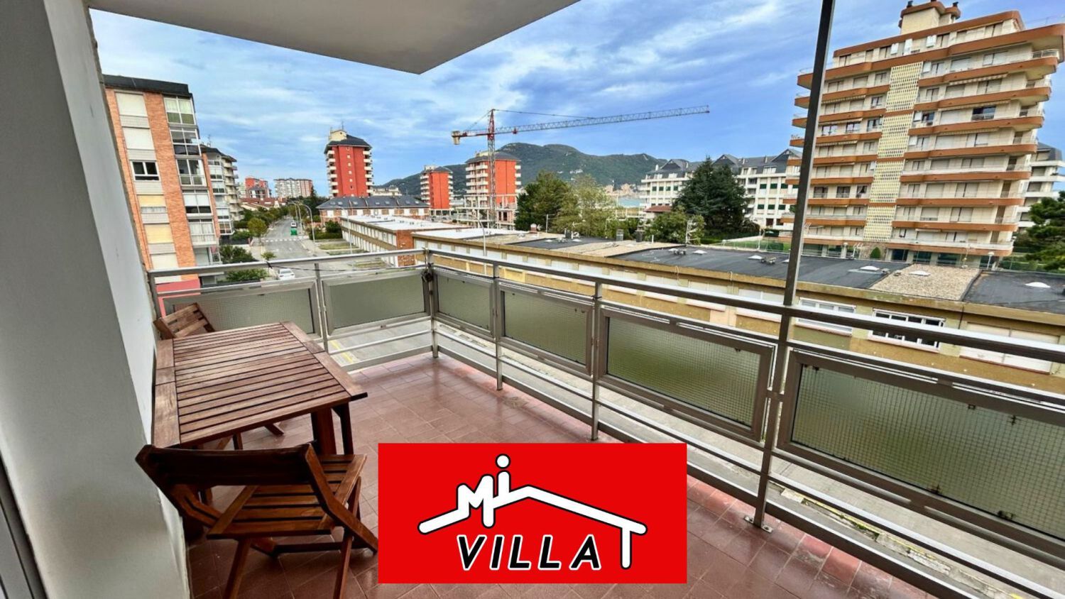 Vista exterior de Pis en venda en Laredo amb Terrassa