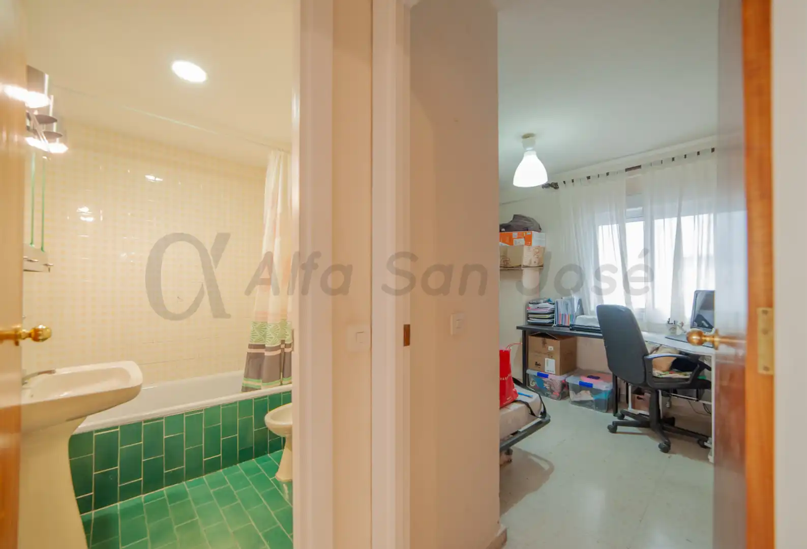 Flat for sale in Sevilla  with Furnished and Balcony