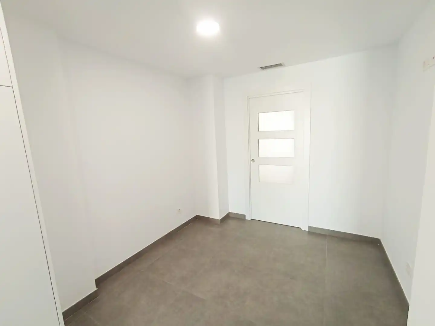 Flat for rent in Terrassa  with Air Conditioner and Heating