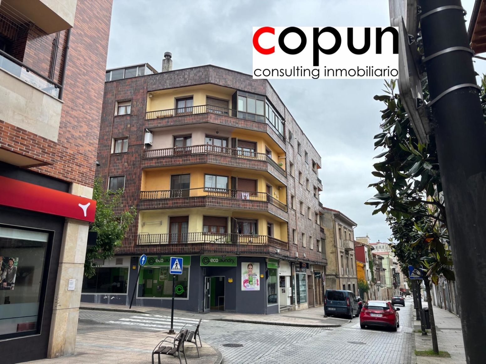 Vista exterior de Pis en venda en Siero amb Parquet i Balcó