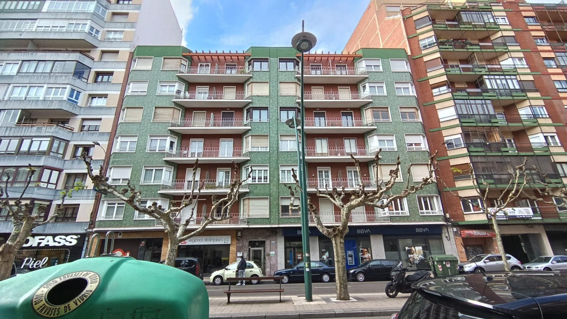 Exterior view of Flat to rent in León Capital   with Heating, Terrace and Storage room