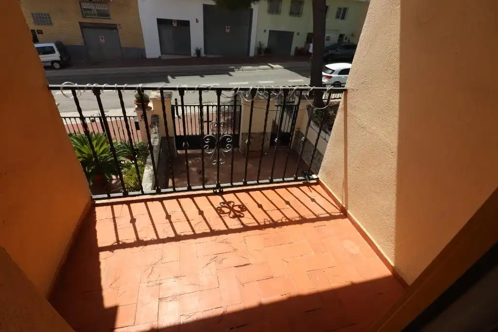 Casa aparellada amb terrassa en venda a Avenida de la Música, imagen 29