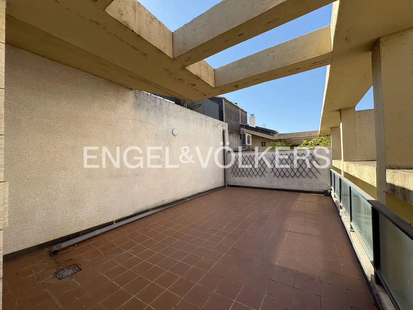 Terrace of Attic for rent in Sevilla  with Air Conditioner, Heating and Private garden