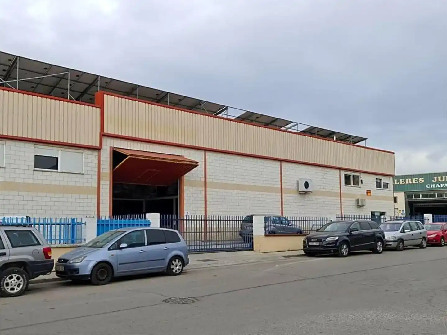 Außenansicht von Fabrikhallen zur Miete in Úbeda