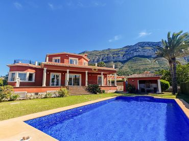 Xalet amb piscina en venda a Calle Murta