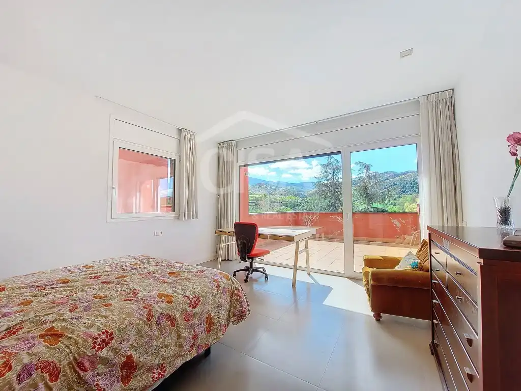 Dormitori de Casa o xalet en venda en La Seu d'Urgell amb Jardí privat, Terrassa i Traster