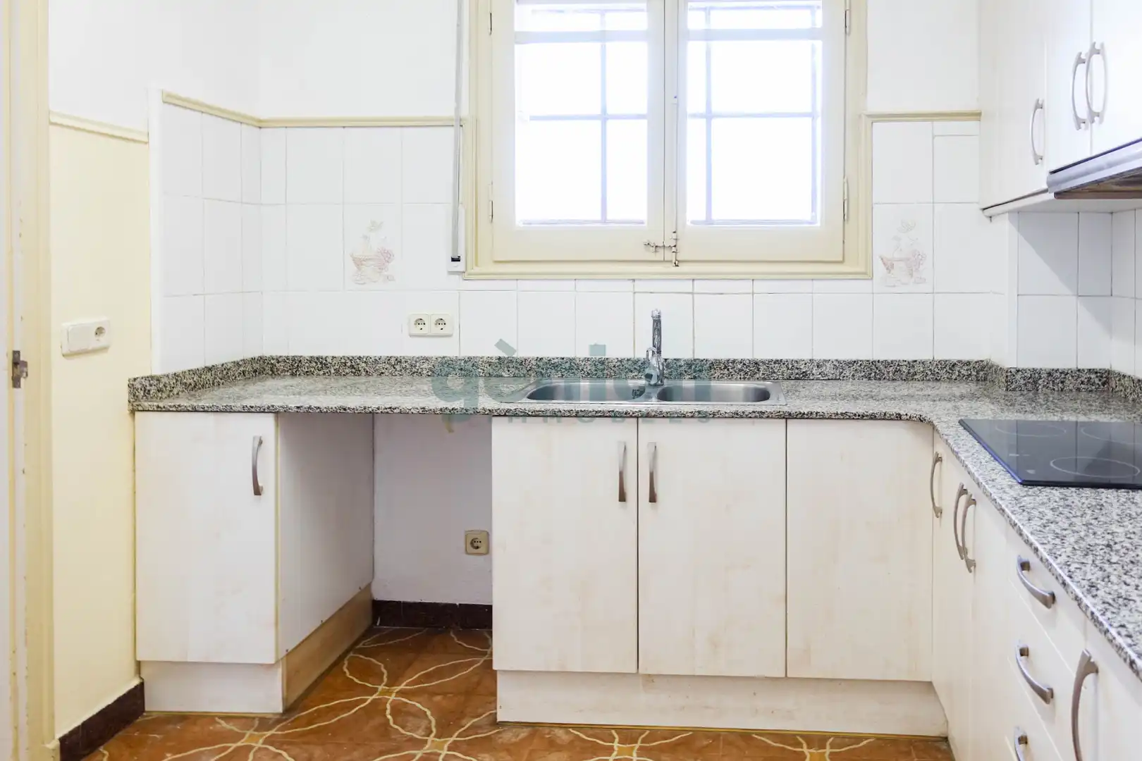 Küche von Residential zum Verkauf in Salt