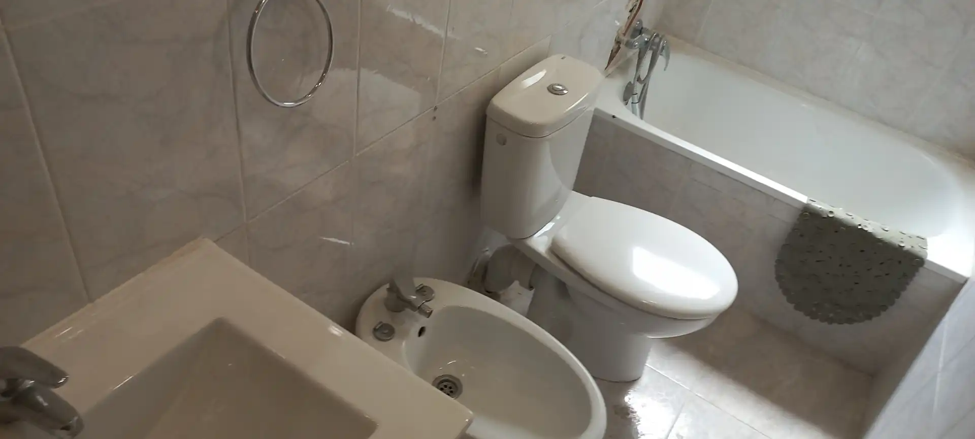 Bany de Pis en venda en Terrassa amb Calefacció, Forn i Alarma