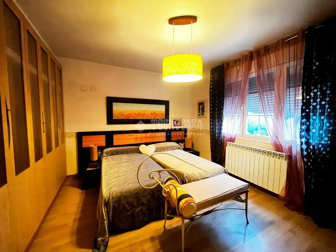 Habitación de Casa adosada en venta en Sobradiel con Calefacción y Jardín privado