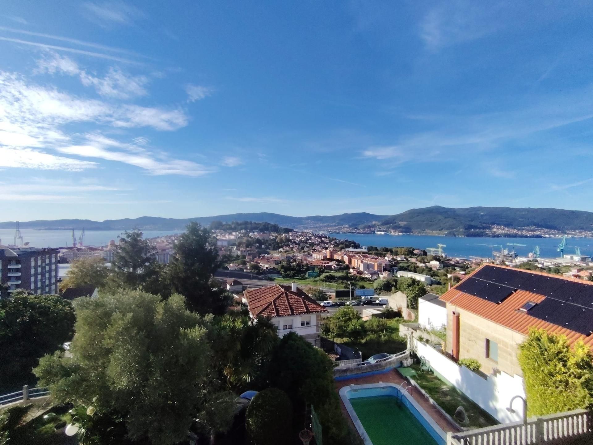 Vista exterior de Casa o chalet en venta en Vigo  con Terraza, Piscina y Balcón