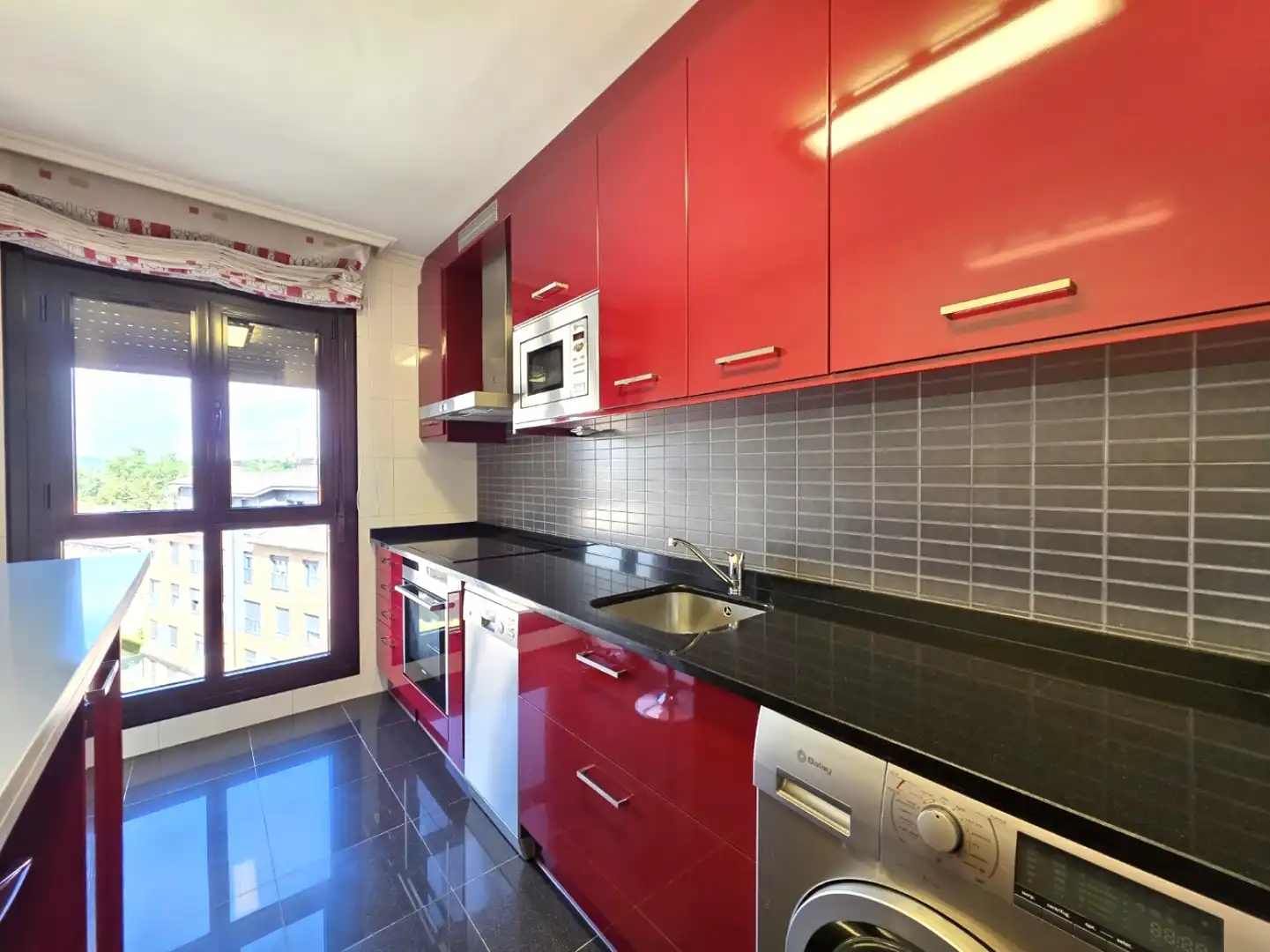 Cocina de Piso de alquiler en Siero con Calefacción, Parquet y Trastero