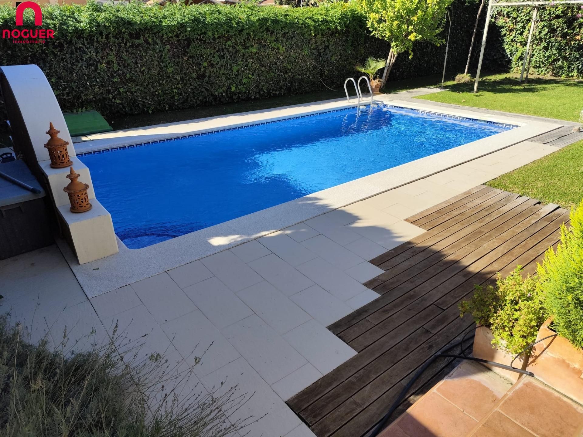Piscina de Casa o xalet en venda en  Córdoba Capital amb Aire condicionat, Calefacció i Jardí privat